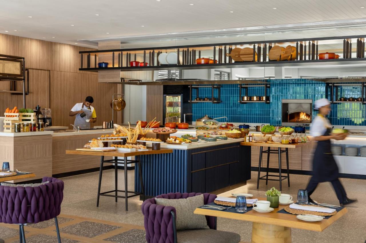 Avani Plus Fares Maldives Resort - 50 Percent Off On Seaplane Transfer For Minimum Stay Of 3 Nights And More For Stays Until 22 December 2025 Kendhoo Exterior photo